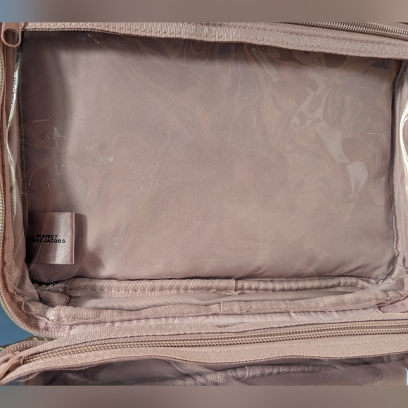 NEW Marc Jacobs Perfect Metallic Pink Soft Structured Organizer Travel Bag Case - Picture 8 of 9